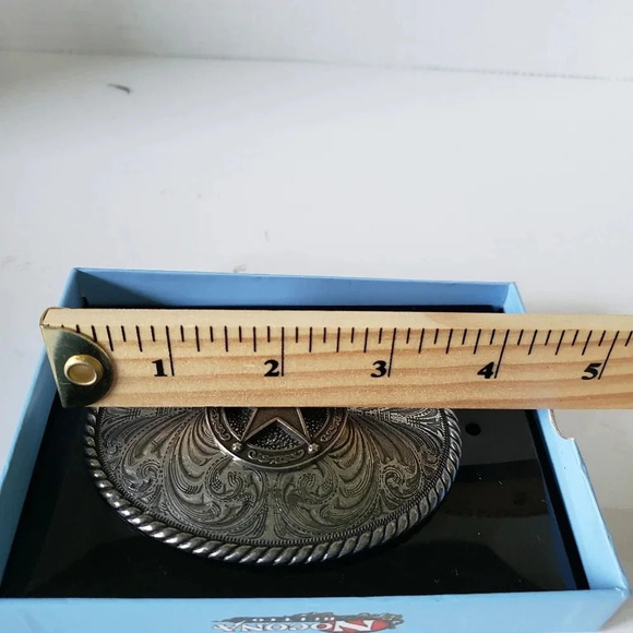 Nocona Belt Co,Large Oval Metal Texas Star Womans Belt Buckle. - Picture 5 of 5